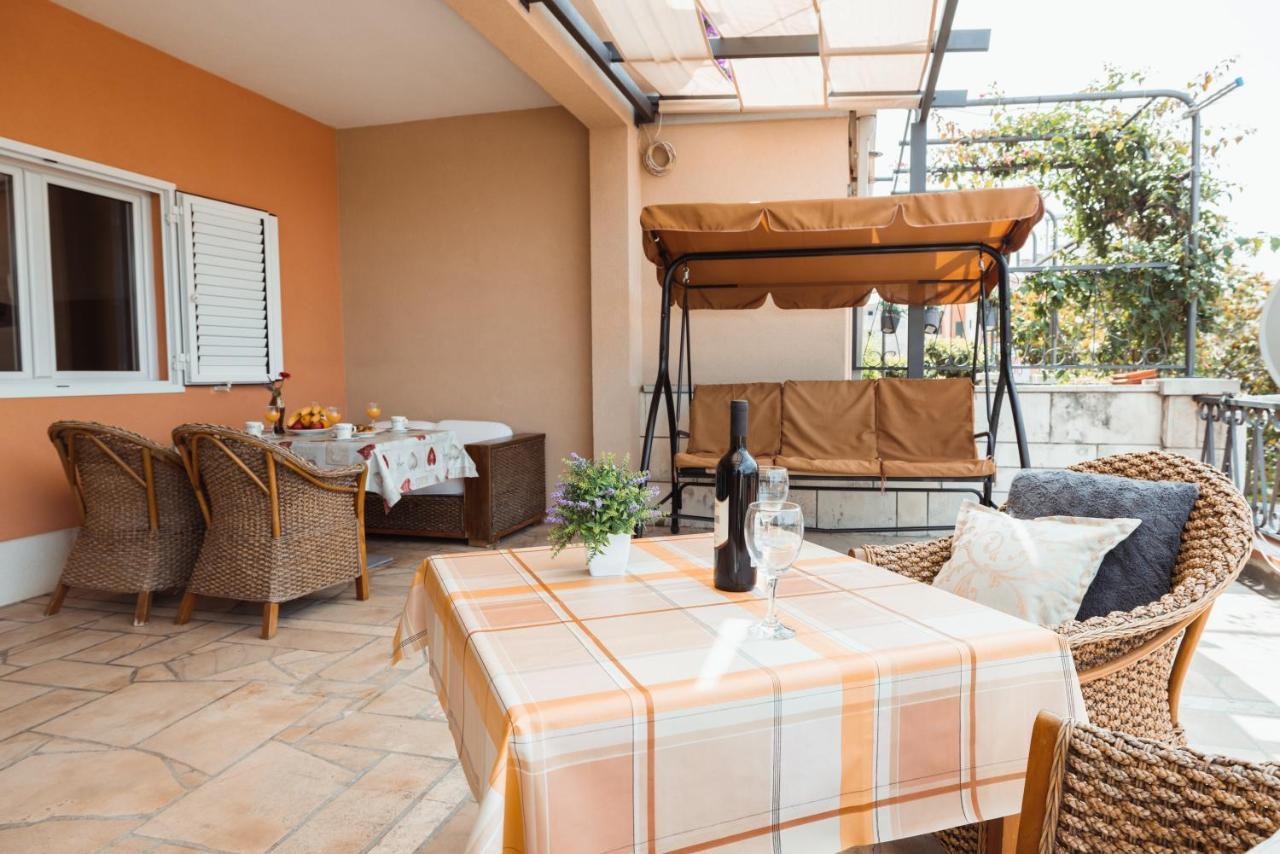 Apartment For 5 Макарска Екстериор снимка